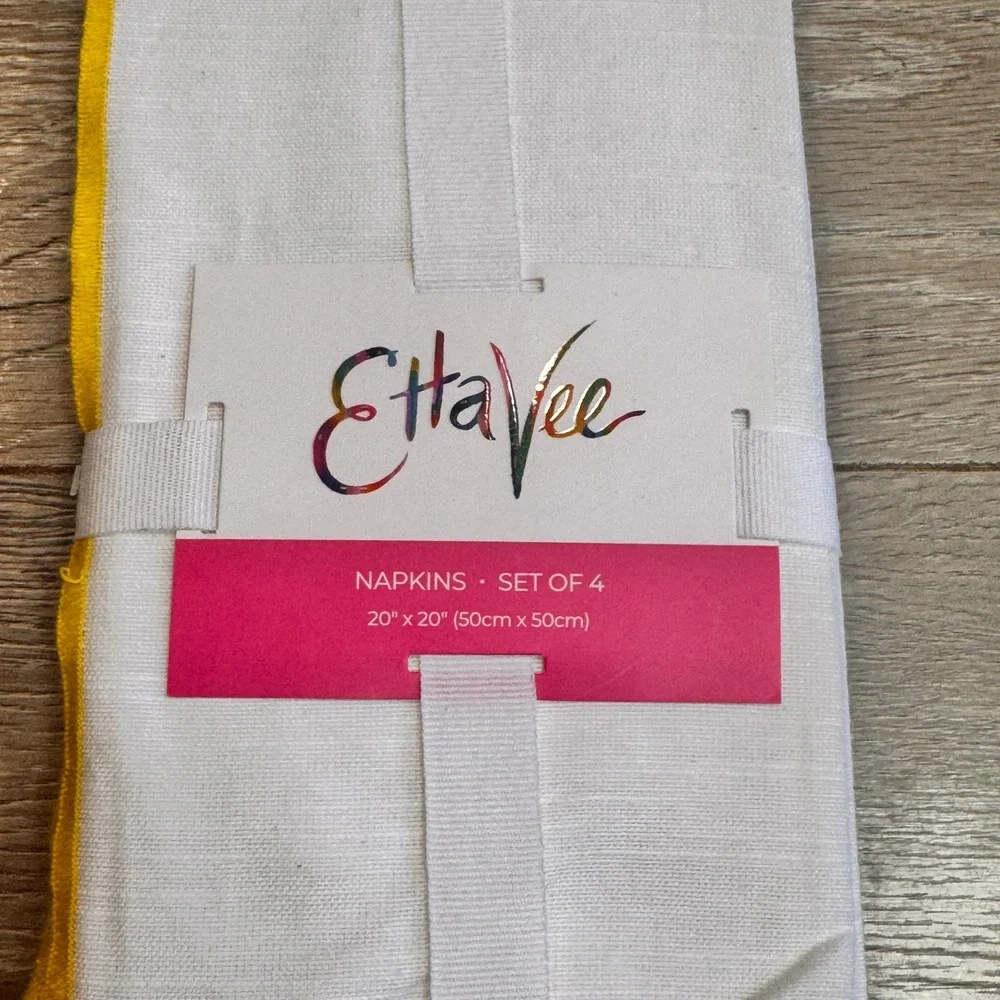 NWT EttaVee Napkins Set of 4 White Yellow Border Linen Blend‎ 20x20 Dining Table